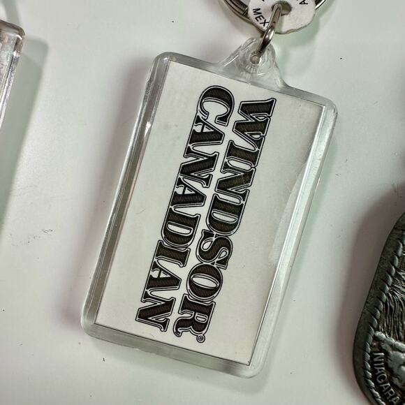 Set of 3 Canada Souvenir Plastic & Metal Keychains Niagara Falls Windsor Dollar - Picture 4 of 7